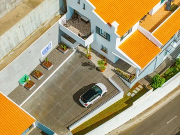 Moradia T6 para Venda em Caniço