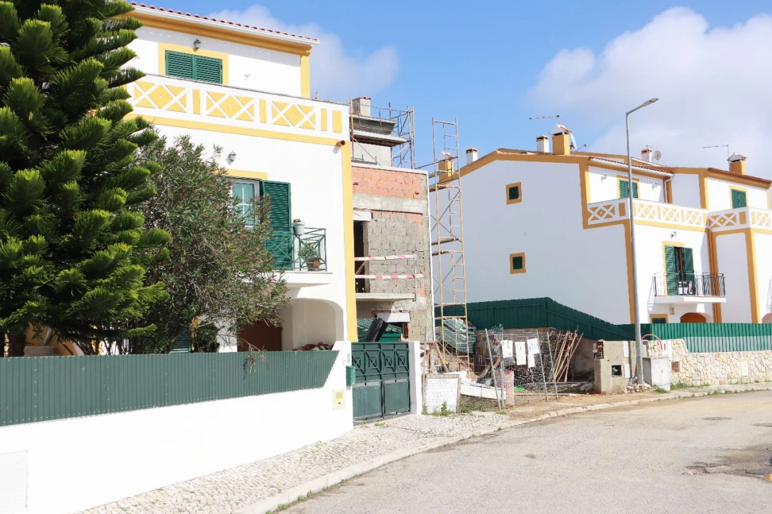 Moradia T3 para Venda em Quintinha Foto 2