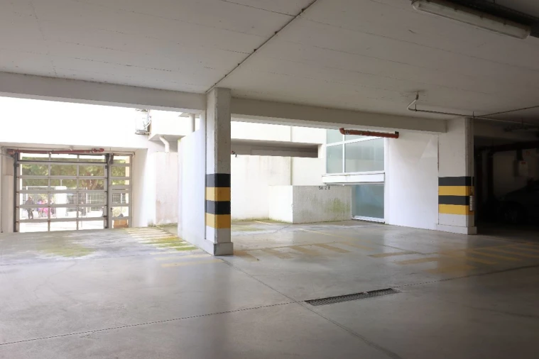 Apartamento T1 para Arrendamento em Sesimbra Foto 15