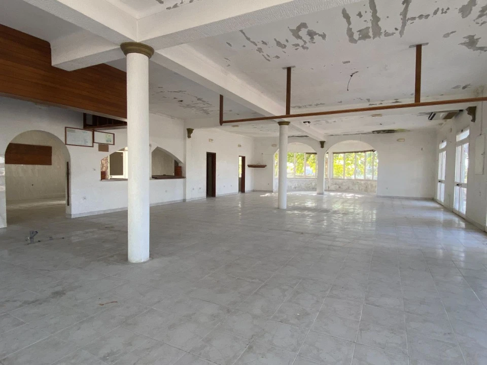 Moradia T8 para Venda em Caixas Foto 7