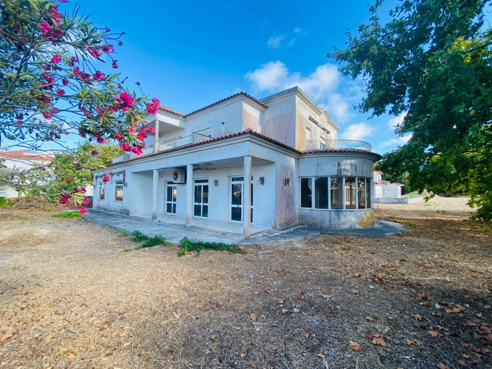 Moradia T8 para Venda em Caixas Foto 6