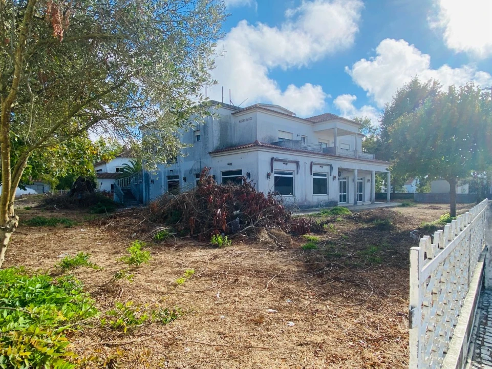 Moradia T8 para Venda em Caixas Foto 30