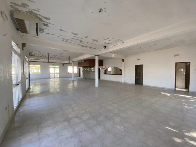 Moradia T8 para Venda em Caixas Foto 12