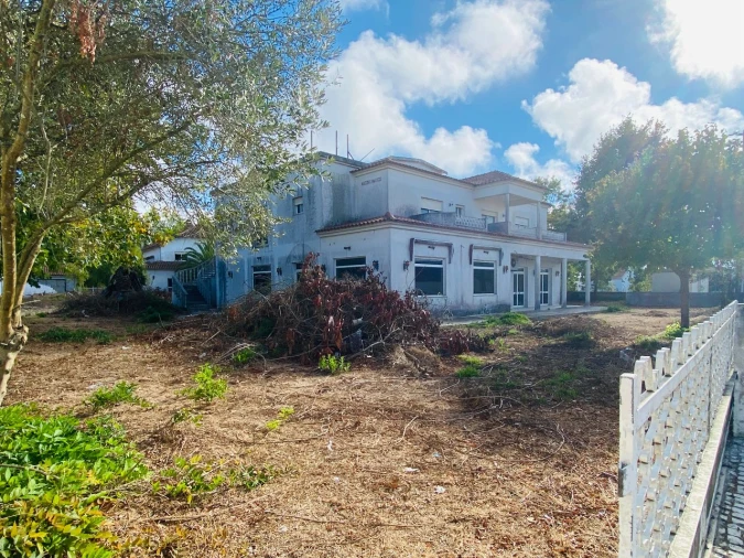 Moradia T8 para Venda em Caixas Foto 30