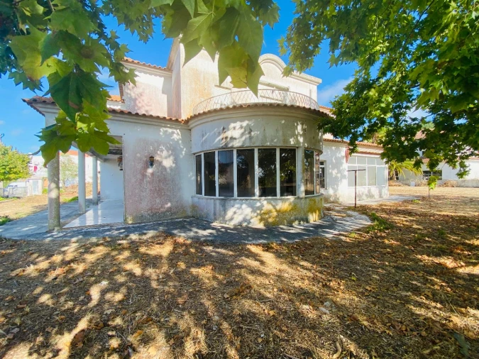 Moradia T8 para Venda em Caixas Foto 3