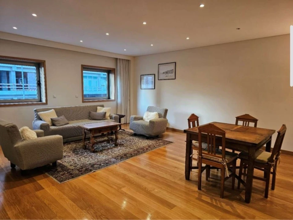 Apartamento T3 para Arrendamento em Porto Foto 5