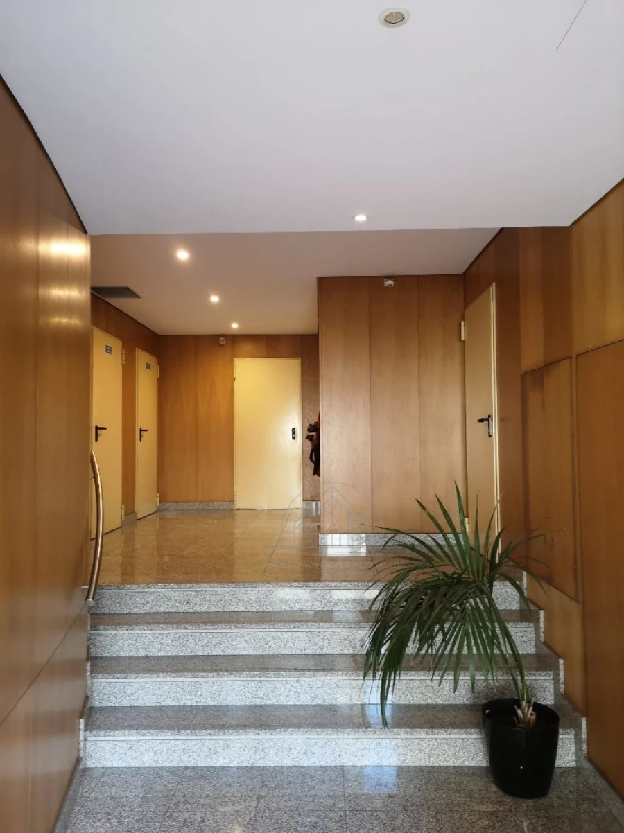 Apartamento T3 para Arrendamento em Porto Foto 2