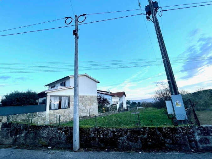 Terreno Misto para Venda em Tondela Foto 2