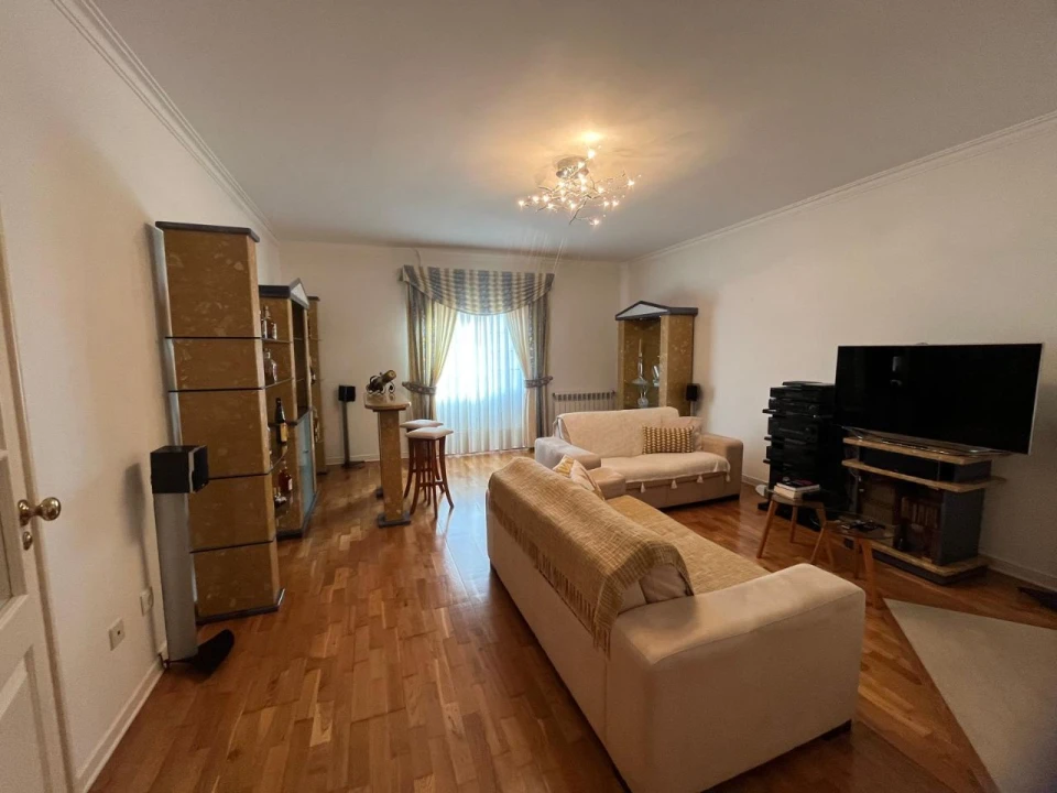 Apartamento T4 para Venda em Seixal Foto 5