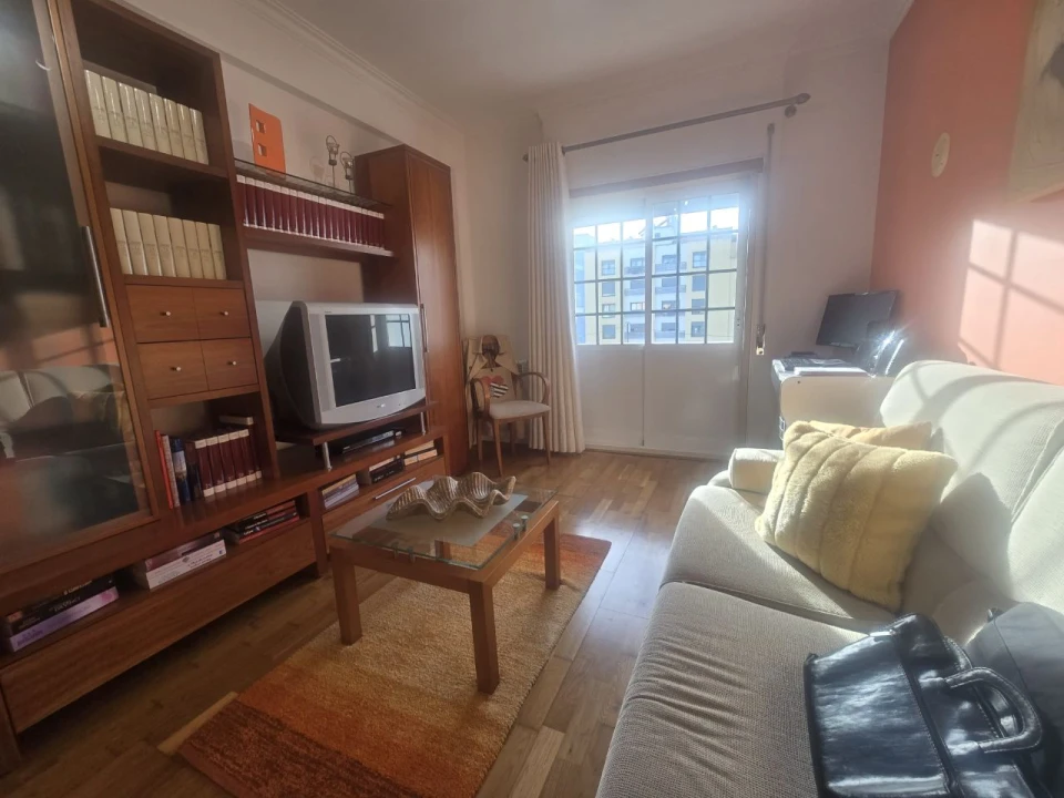 Apartamento T4 para Venda em Seixal Foto 17