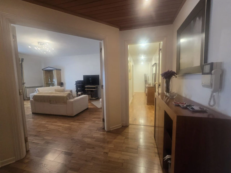 Apartamento T4 para Venda em Seixal Foto 19