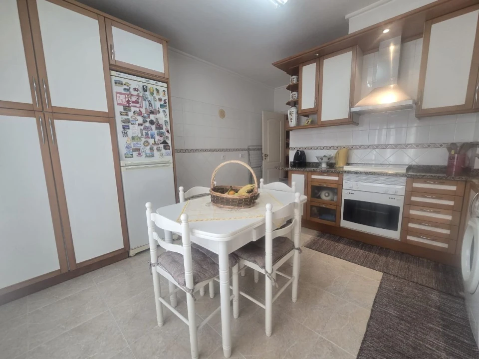 Apartamento T4 para Venda em Seixal Foto 43