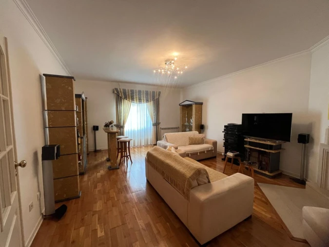 Apartamento T4 para Venda em Seixal Foto 1