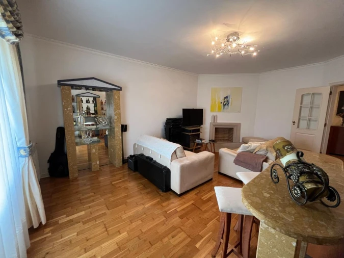 Apartamento T4 para Venda em Seixal Foto 4