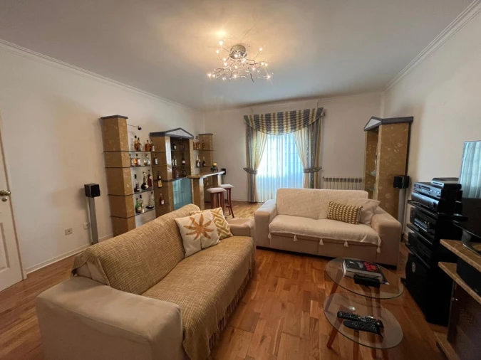 Apartamento T4 para Venda em Seixal Foto 3