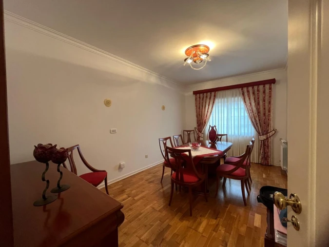 Apartamento T4 para Venda em Seixal Foto 13