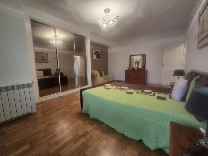 Apartamento T4 para Venda em Seixal Foto 33