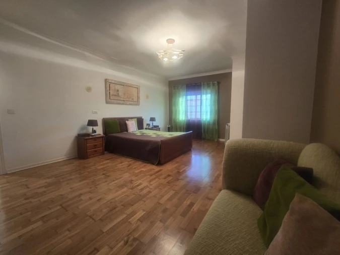 Apartamento T4 para Venda em Seixal Foto 35