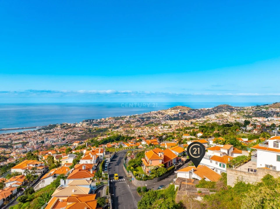 Moradia T4 para Venda em Funchal Foto 3