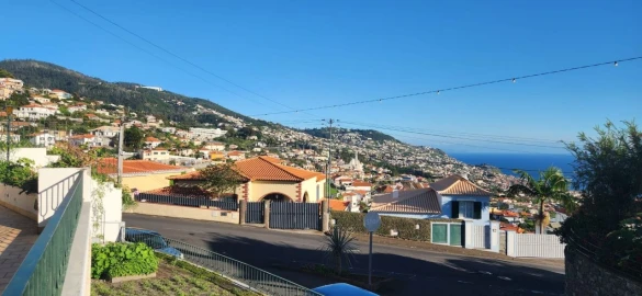 Moradia T4 para Venda em Funchal