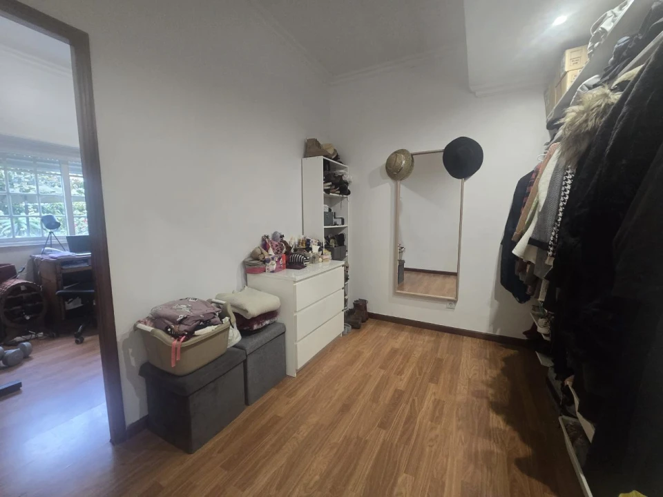 Apartamento T4 para Venda em Rio de Mouro Foto 27