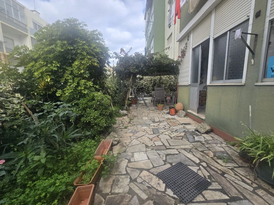 Apartamento T4 para Venda em Rio de Mouro Foto 55