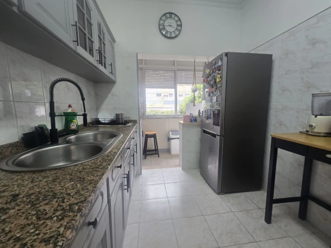 Apartamento T4 para Venda em Rio de Mouro Foto 3