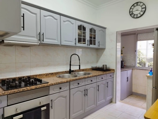 Apartamento T4 para Venda em Rio de Mouro Foto 1