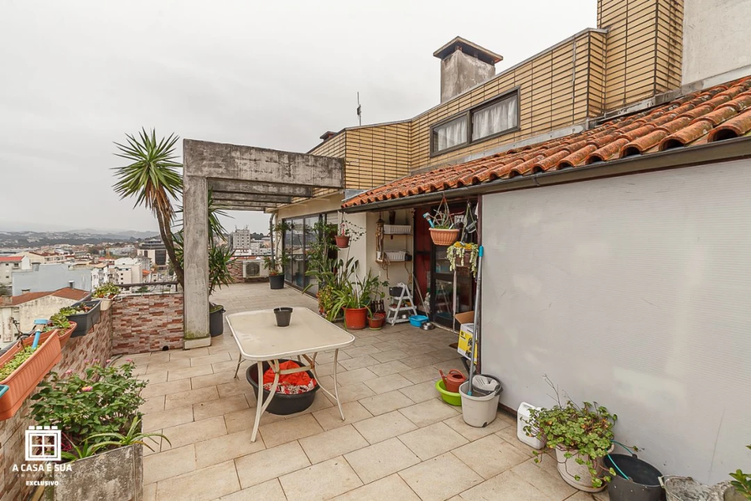 Apartamento T2 para Venda em São João da Madeira Foto 1