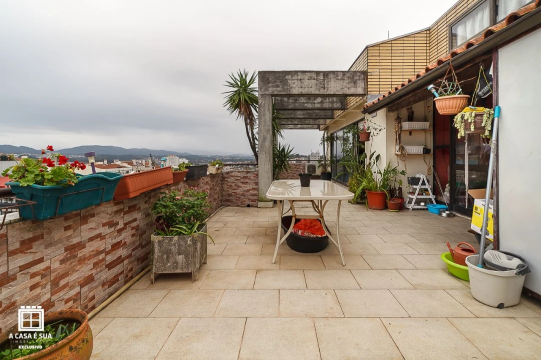 Apartamento T2 para Venda em São João da Madeira Foto 28