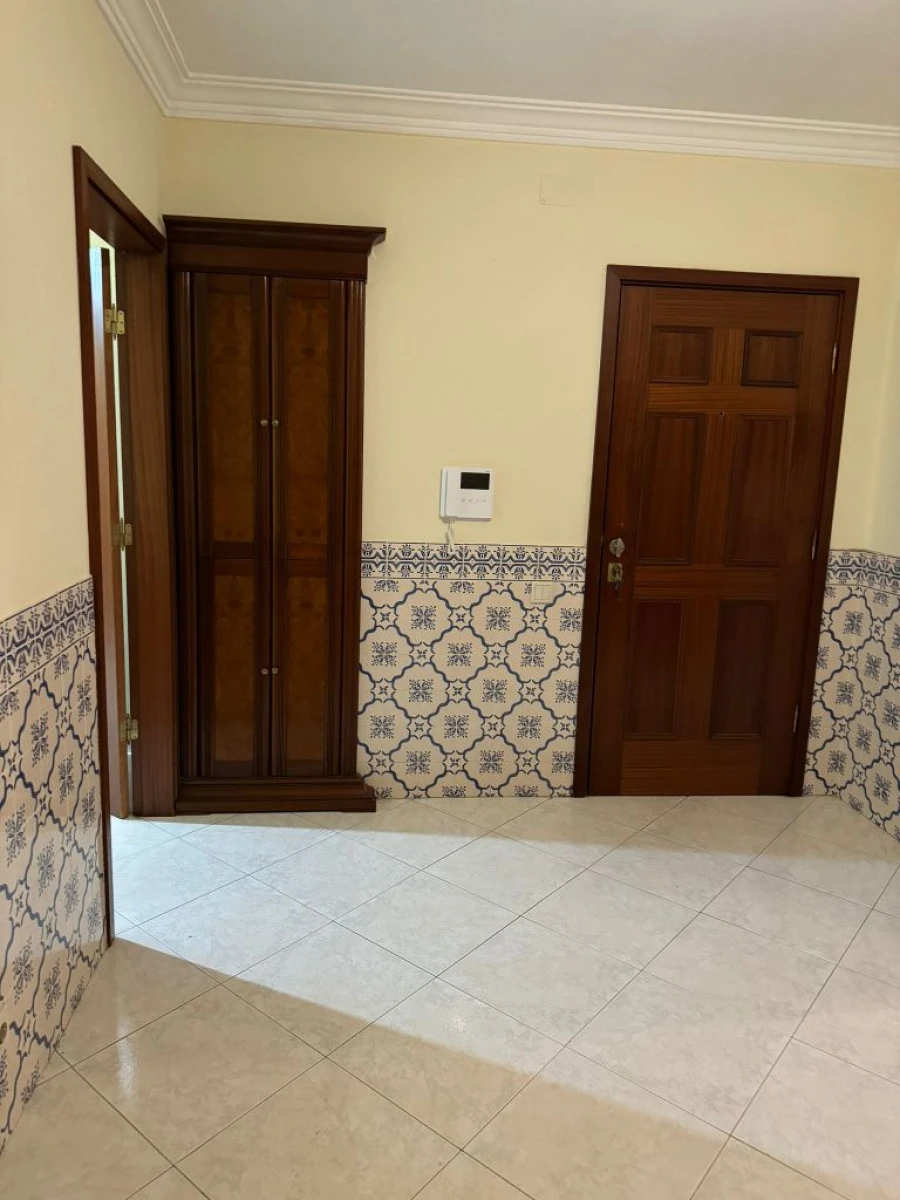 Apartamento T4 para Arrendamento em Castelo Branco Foto 14