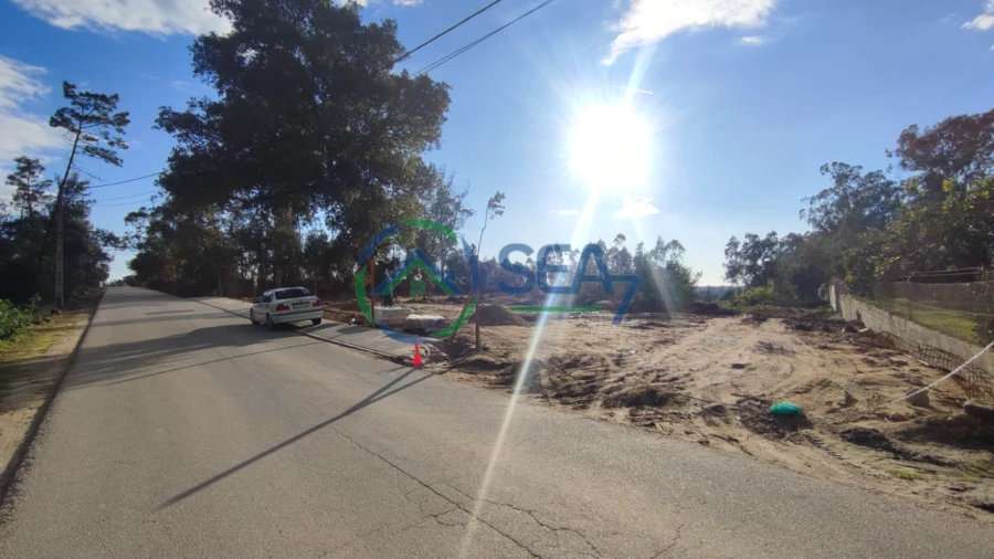 Terreno para Venda em Gemeses Foto 1