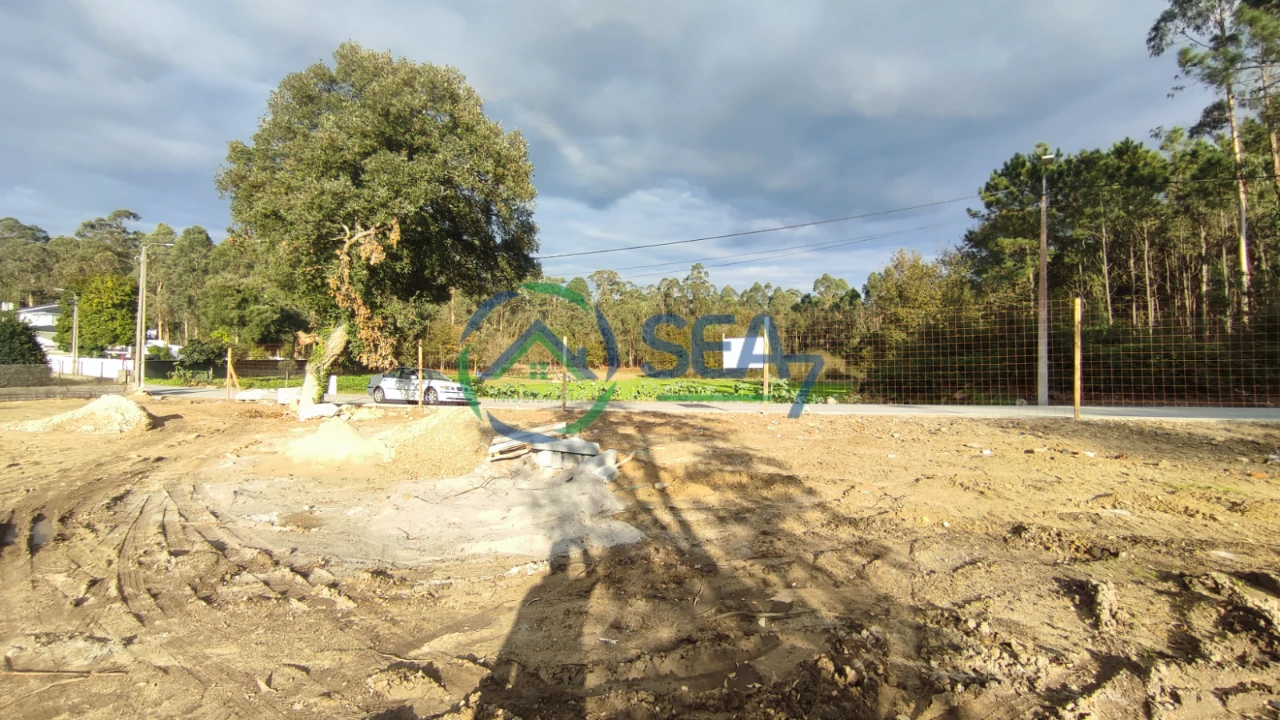 Terreno para Venda em Gemeses Foto 5