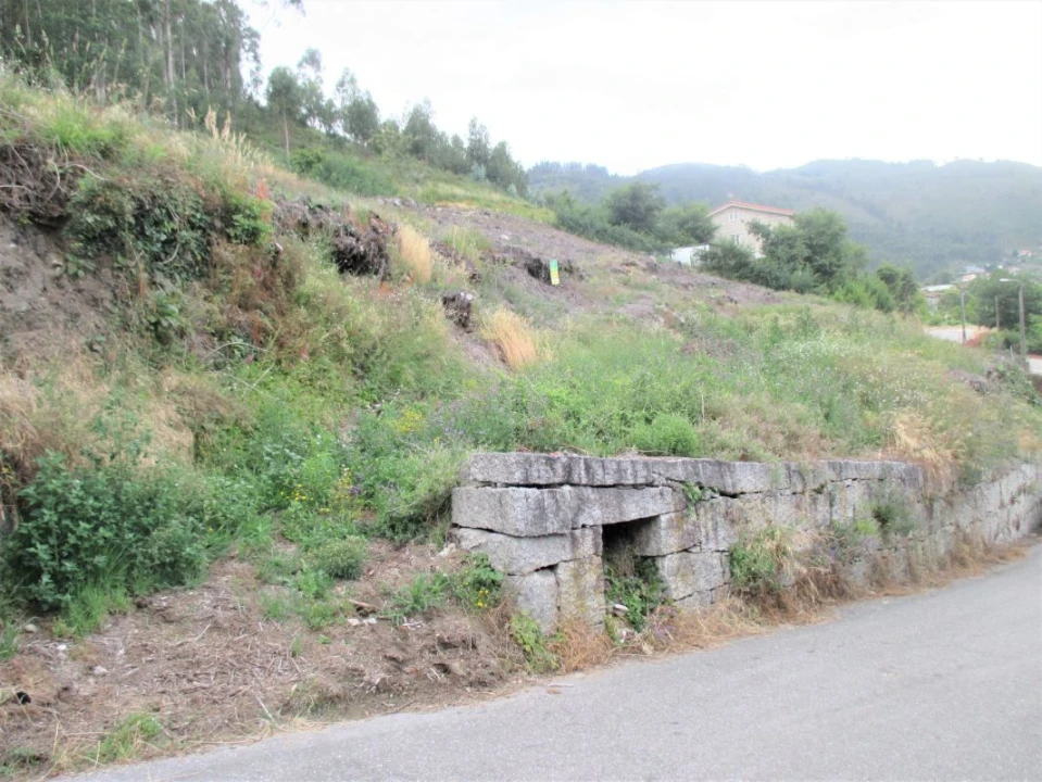 Terreno P/ Prédio para Venda em Arcos de Valdevez Foto 3