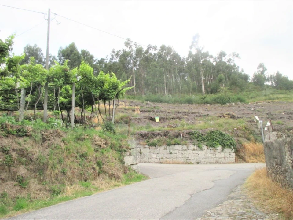 Terreno P/ Prédio para Venda em Arcos de Valdevez Foto 7