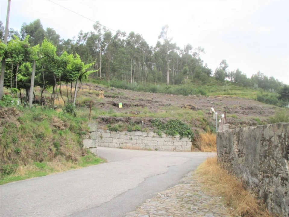 Terreno P/ Prédio para Venda em Arcos de Valdevez Foto 12