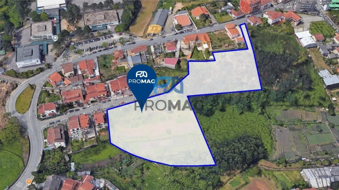 Terreno Misto para Venda em São Pedro da Cova Foto 1